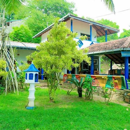 Yoho Fish Beach Cafe Тангалле Екстер'єр фото